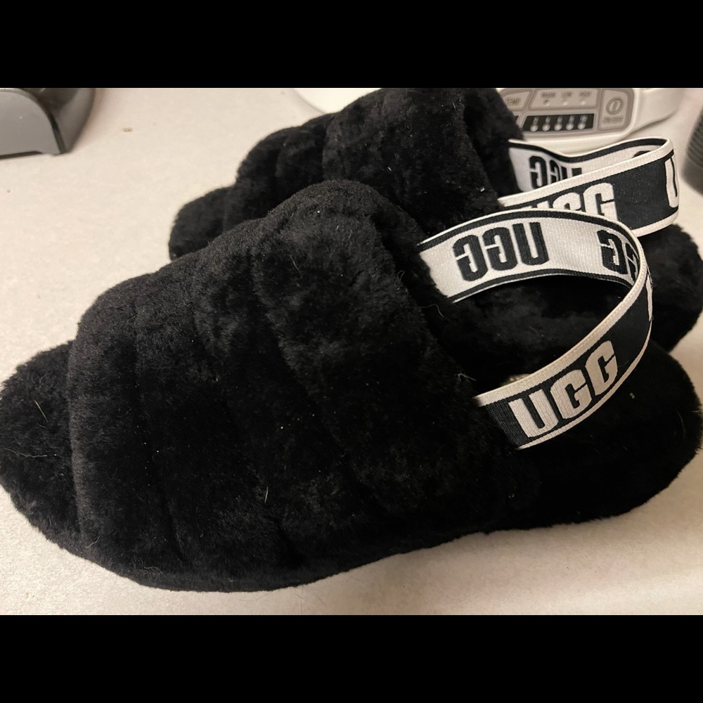 UGG Fluff Yeah Slippers. Size 8